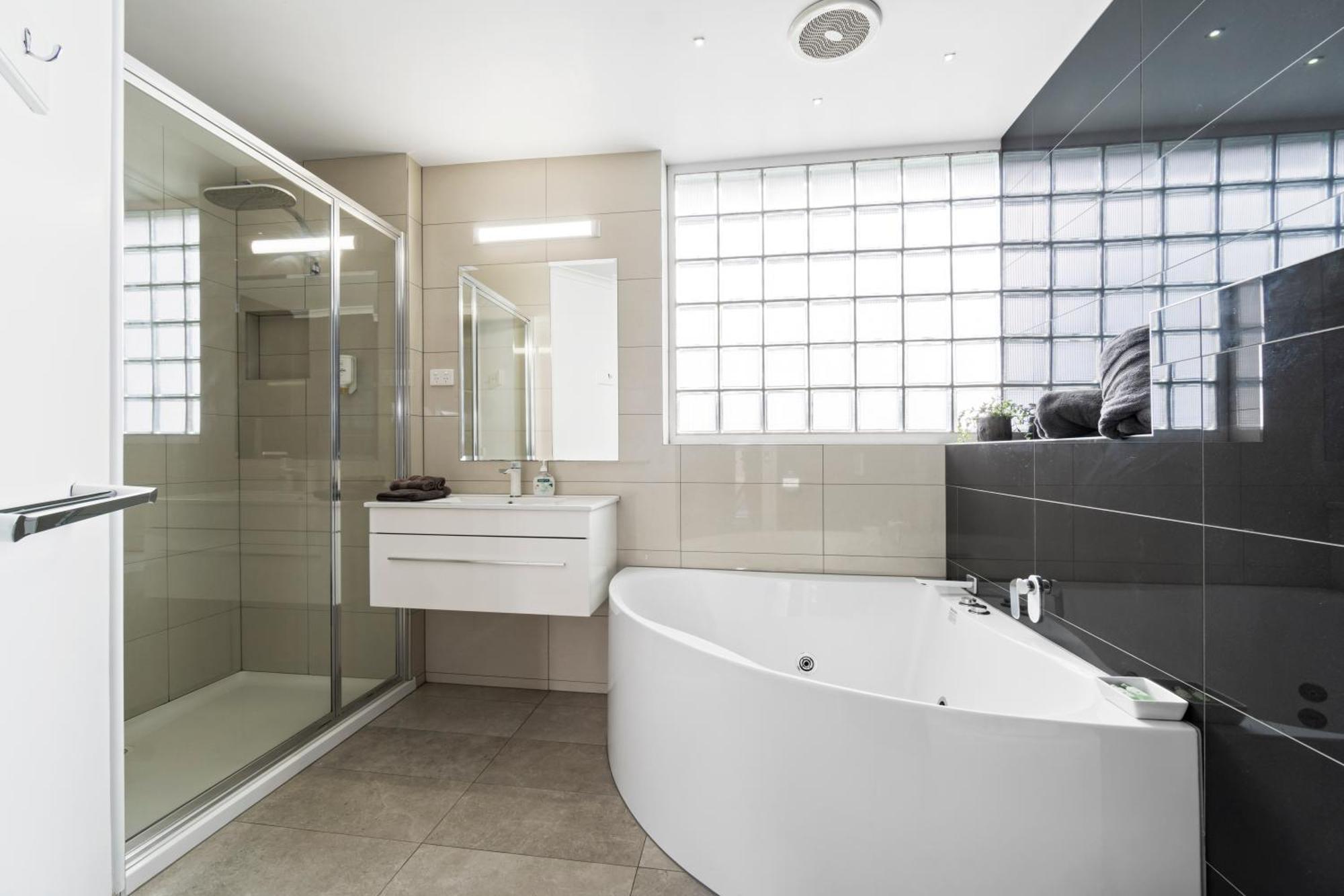 Baronga Motor 4*